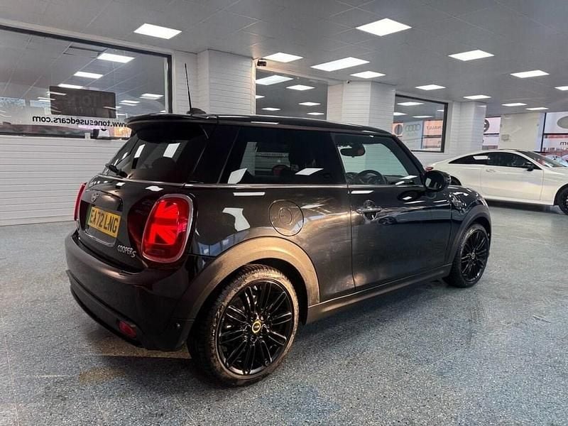 Used Mini Cooper SE Hatch 135 kW (184 HP) 2022 Black Hatchback