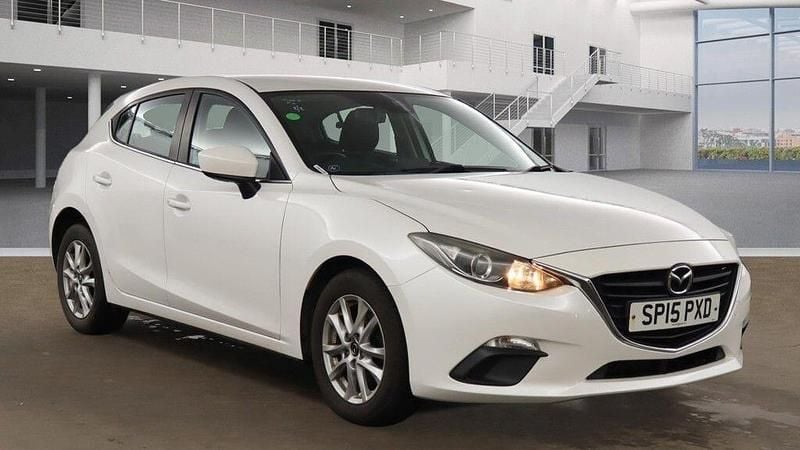 Used Mazda 3 2015 White Hatchback
