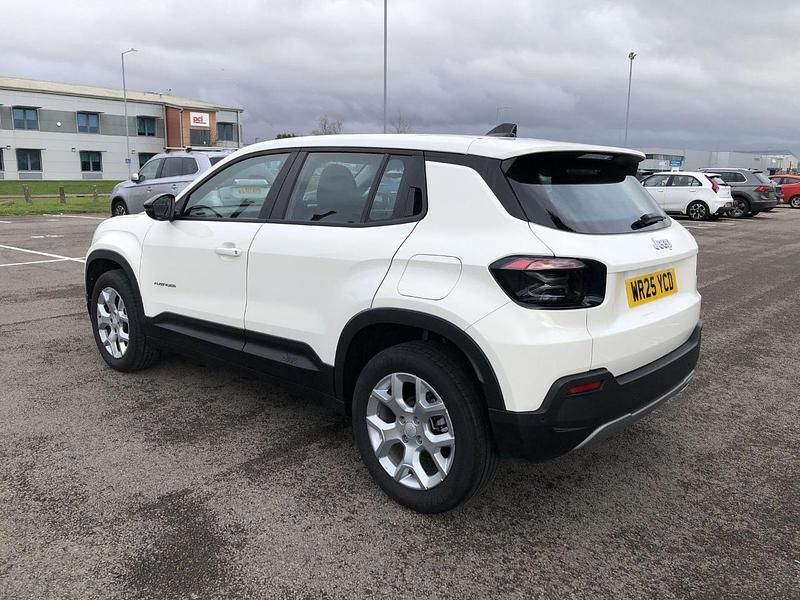 Used Jeep Avenger Altitude 100 HP (73 kW) 2025 White SUV