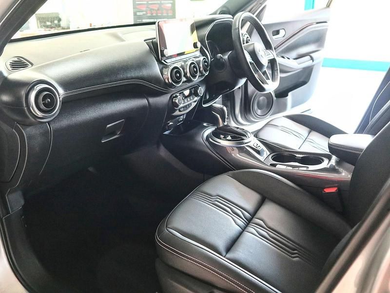 Used Nissan Juke Tekna 143 HP (105 kW) 2023 Silver SUV