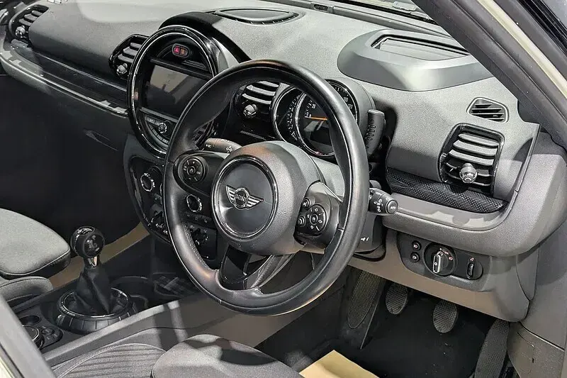 Used Mini Cooper Clubman 192 HP (141 kW) 2018 White Estate