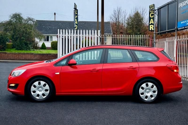 Used Vauxhall Astra 2013 Red Estate