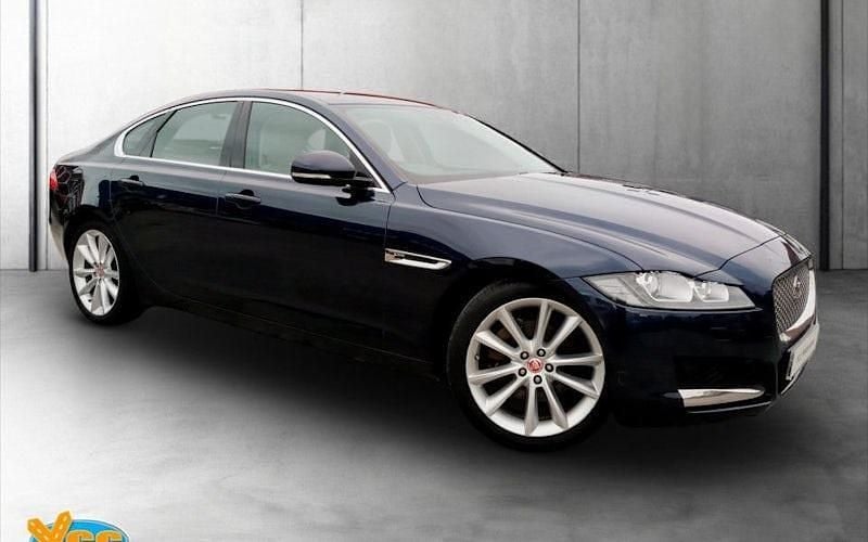 Used Jaguar XF Portfolio 241 HP (177 kW) 2018 Blue Sedan