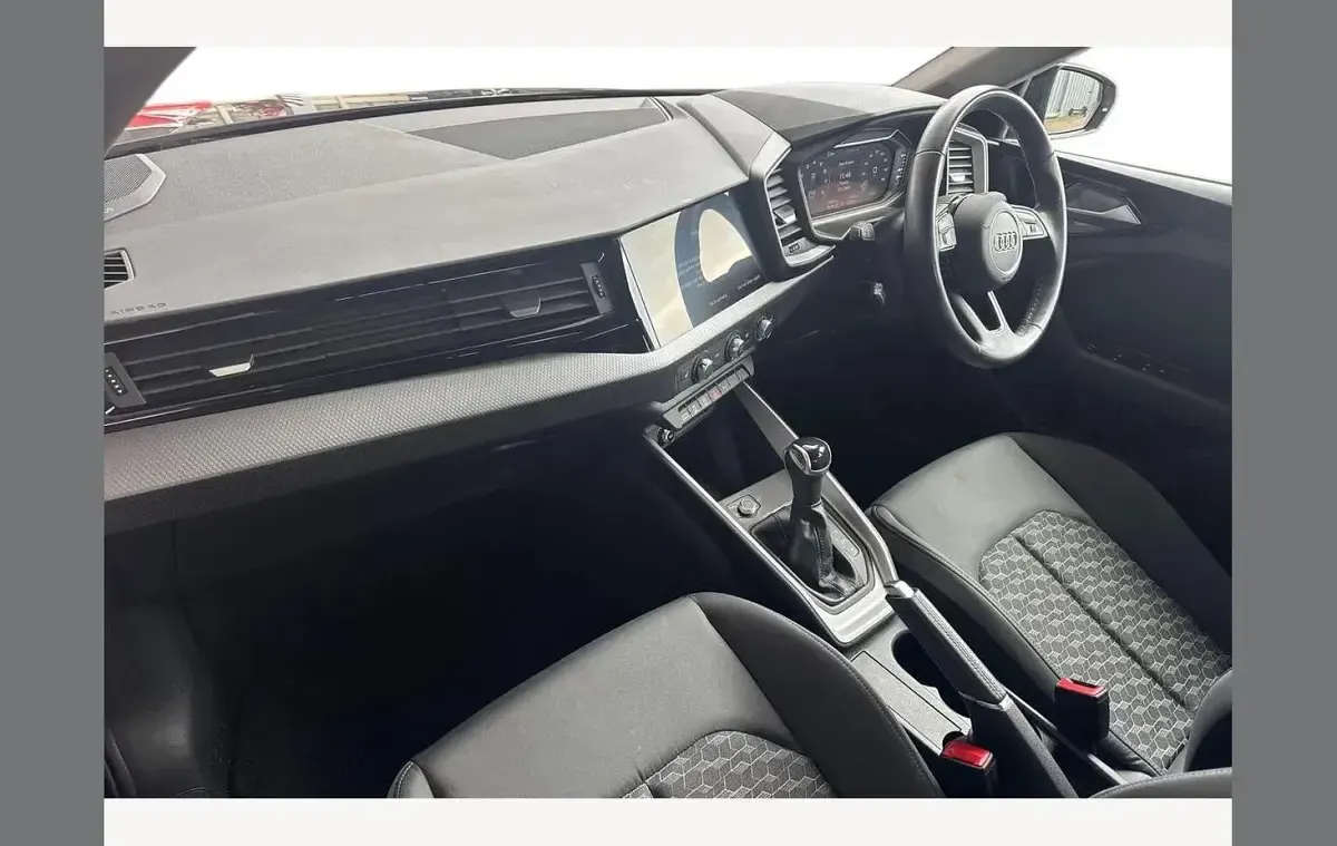 Käytetty Audi A1 Sport 200 HP (147 kW) 2023 Valkoinen Katumaasturi