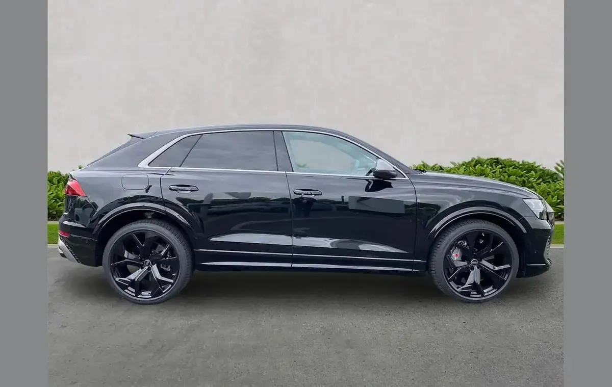 Używany Audi RS Q8 Performance 640 KM (470 kW) 2025 Czarny SUV