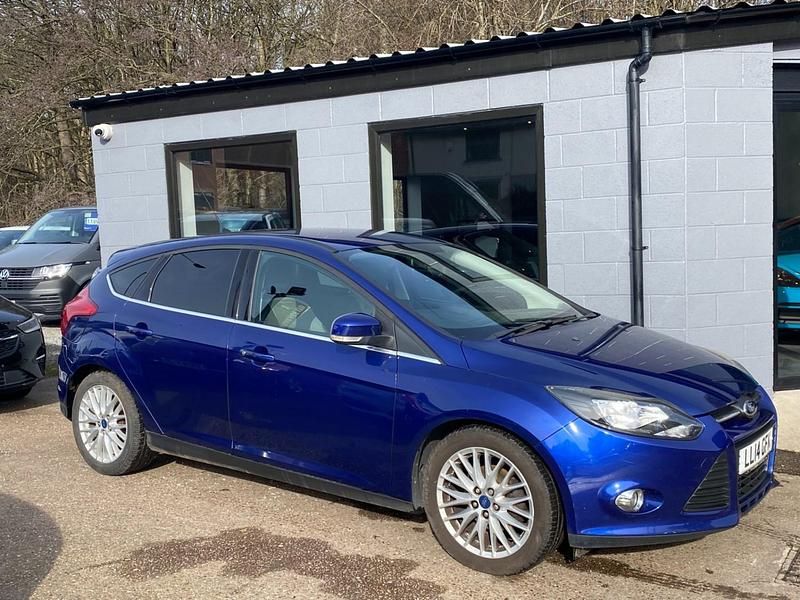 Used Ford Focus Zetec 125 HP (91 kW) 2013 Blue Hatchback