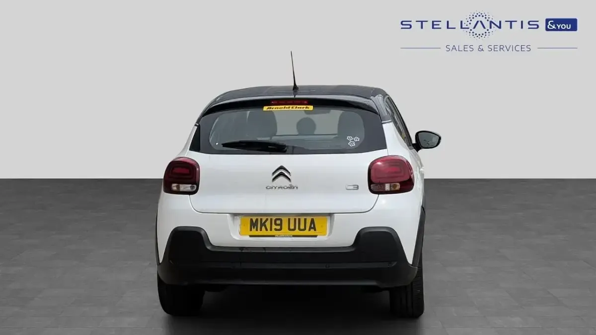 Used Citroën C3 Feel 67 HP (49 kW) 2019 White Hatchback