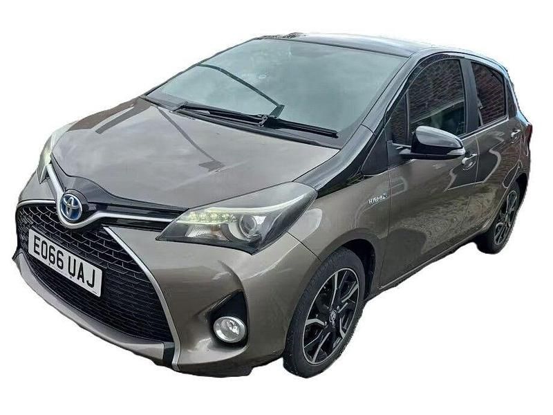 Used Toyota Yaris Hybrid Design 101 HP (74 kW) 2016 Bronze Hatchback