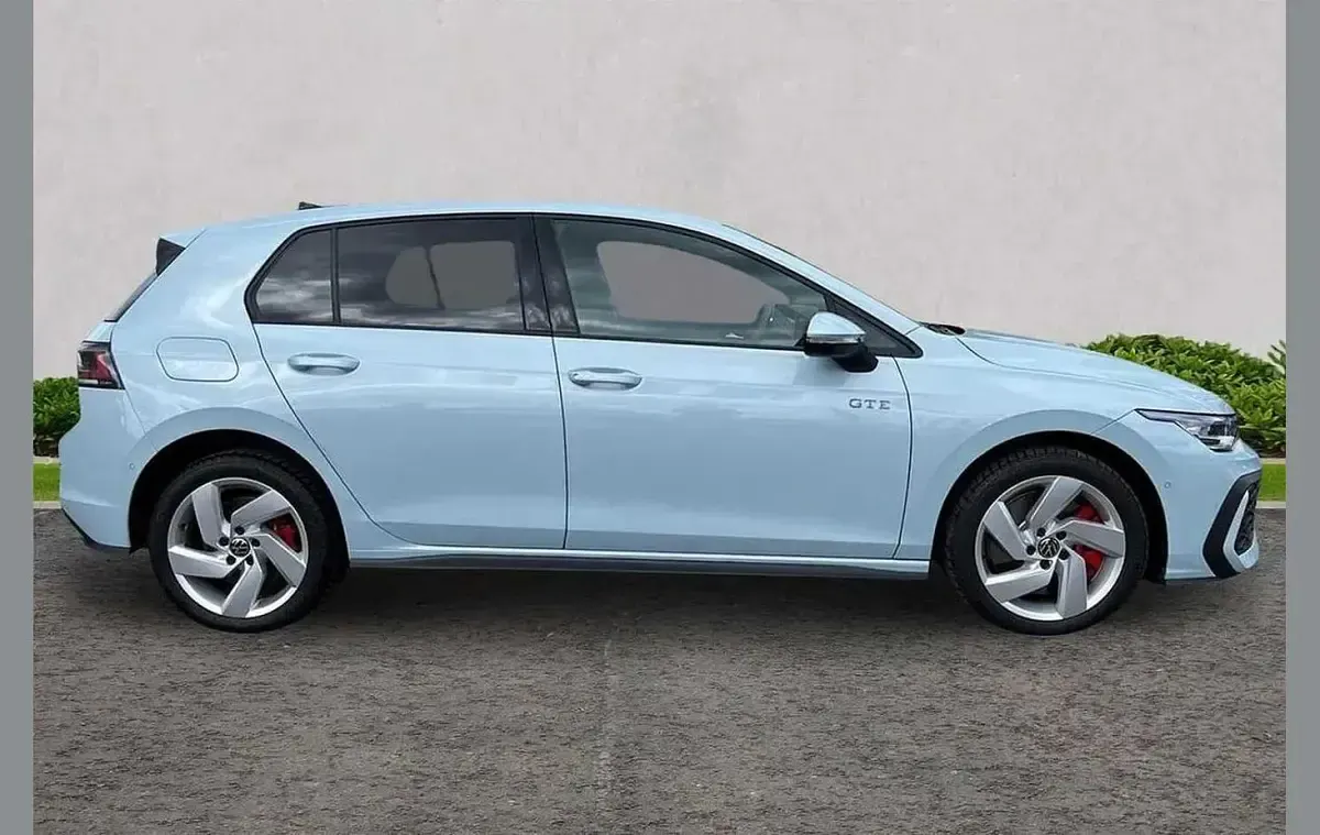 Used VW Golf VIII GTE 272 HP (200 kW) 2025 Blue Hatchback