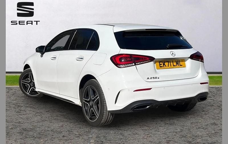 Used Mercedes A250 AMG Line Premium 214 HP (157 kW) 2021 White Hatchback