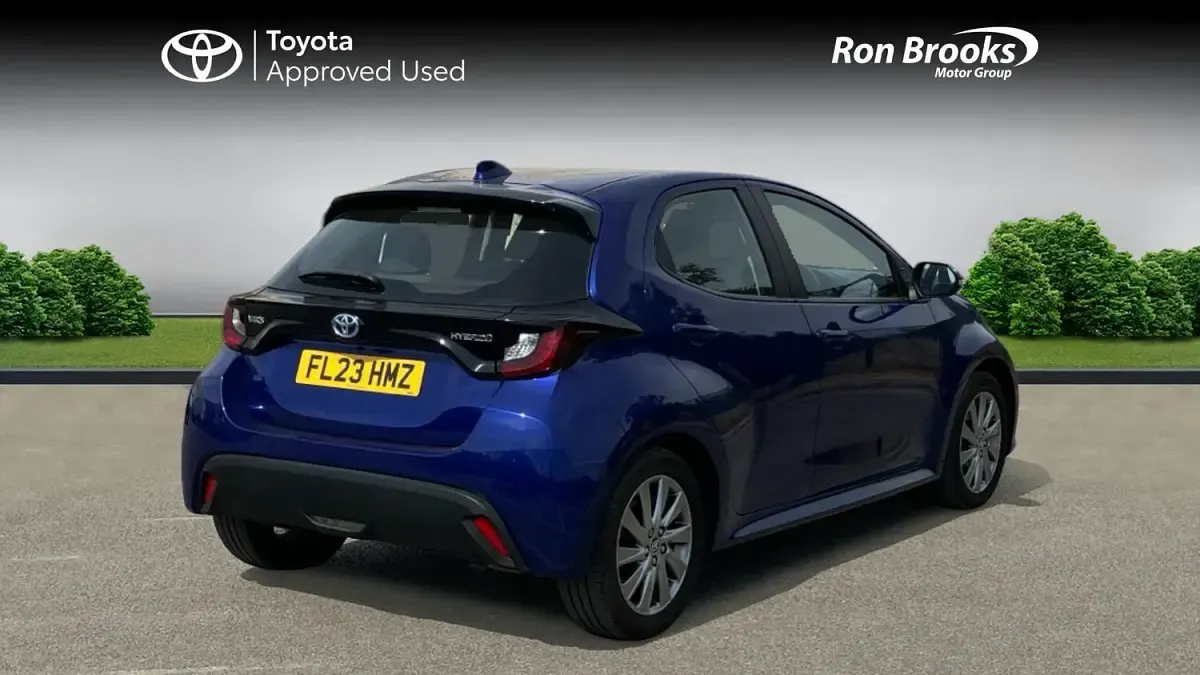 Used Toyota Yaris 2023 Blue Hatchback