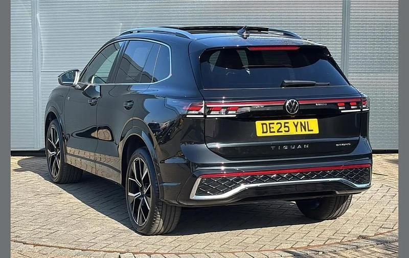 Used VW Tiguan R-line 272 HP (200 kW) 2025 Black SUV
