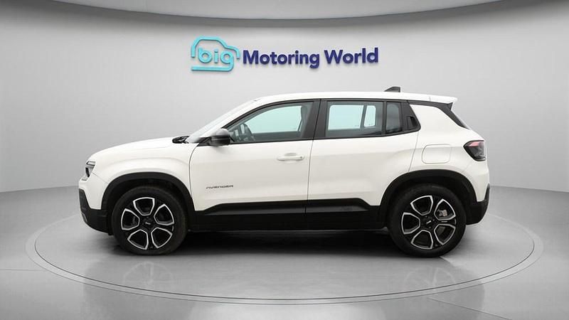 Used Jeep Avenger Altitude 100 HP (73 kW) 2024 White SUV