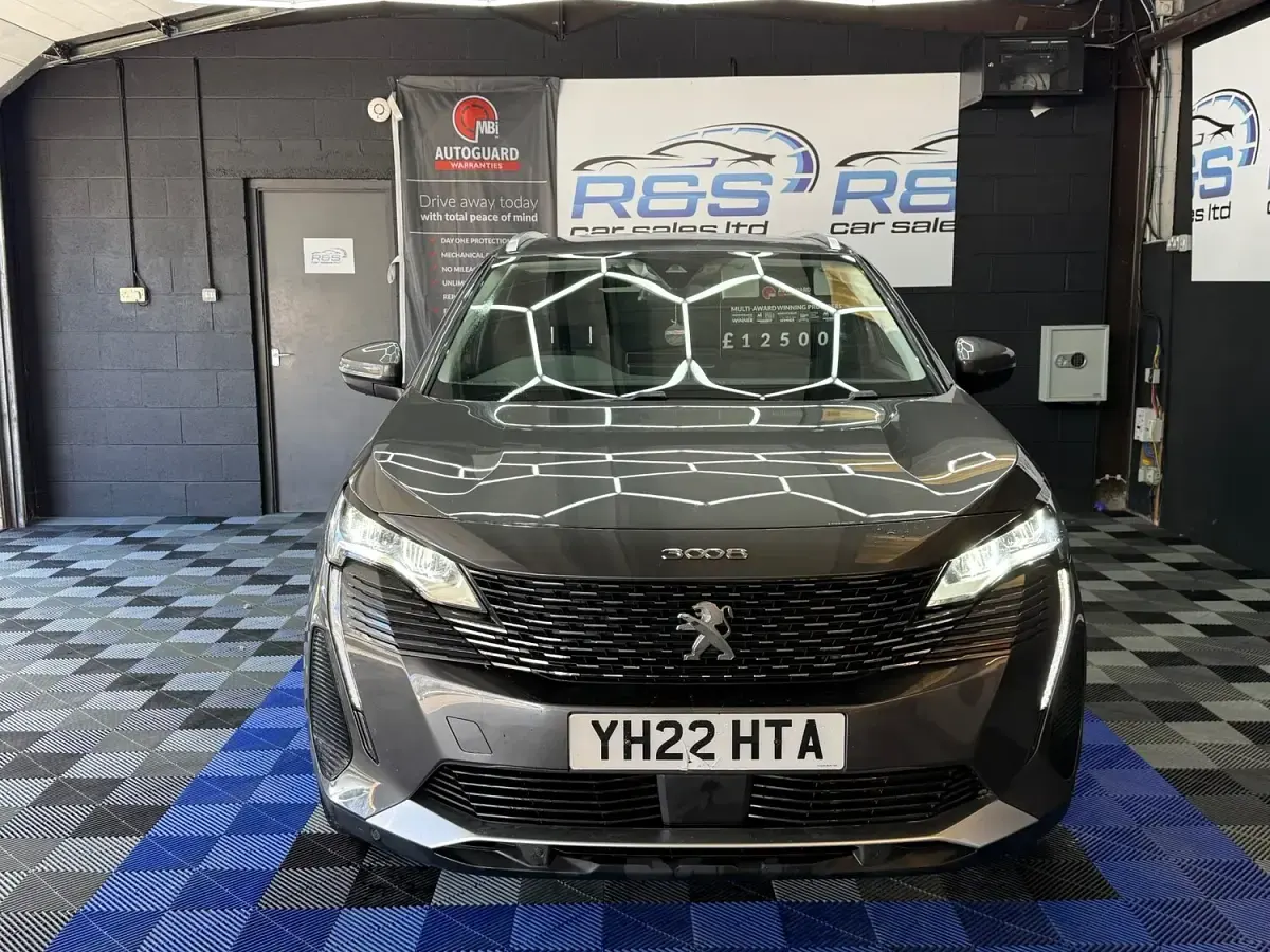 Used Peugeot 3008 Allure Premium 131 HP (96 kW) 2022 Grey SUV