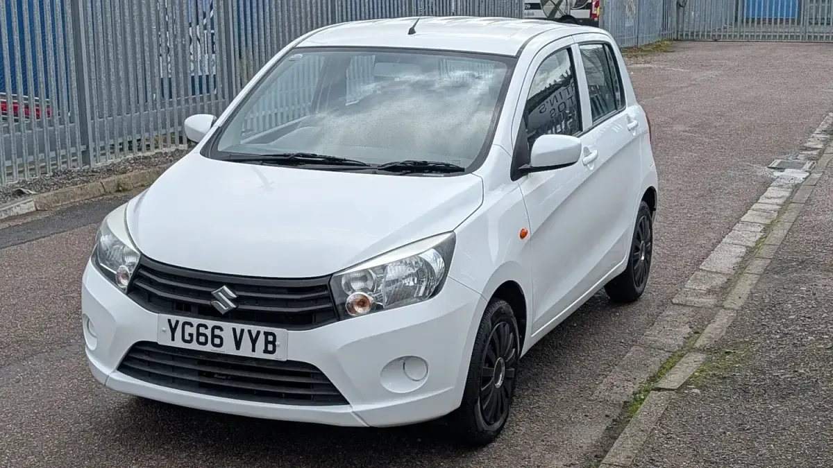 Used Suzuki Celerio 68 HP (50 kW) 2016 White Hatchback