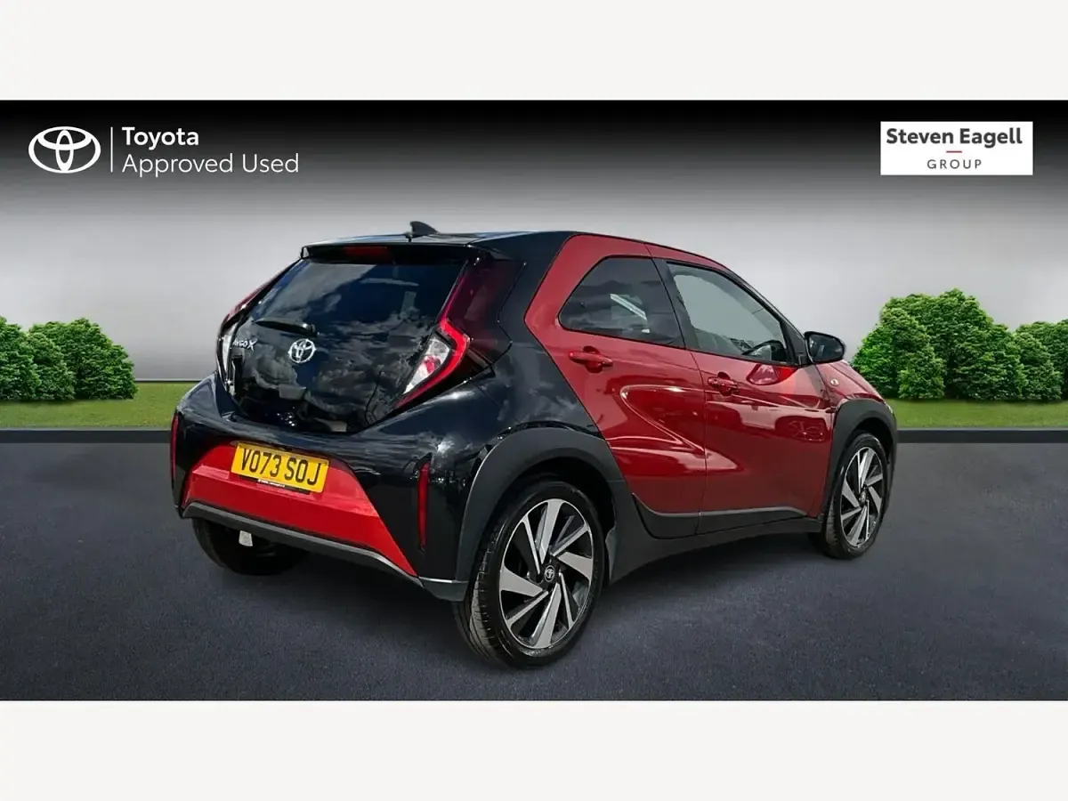 Used Toyota Aygo X 72 HP (52 kW) 2023 Red SUV