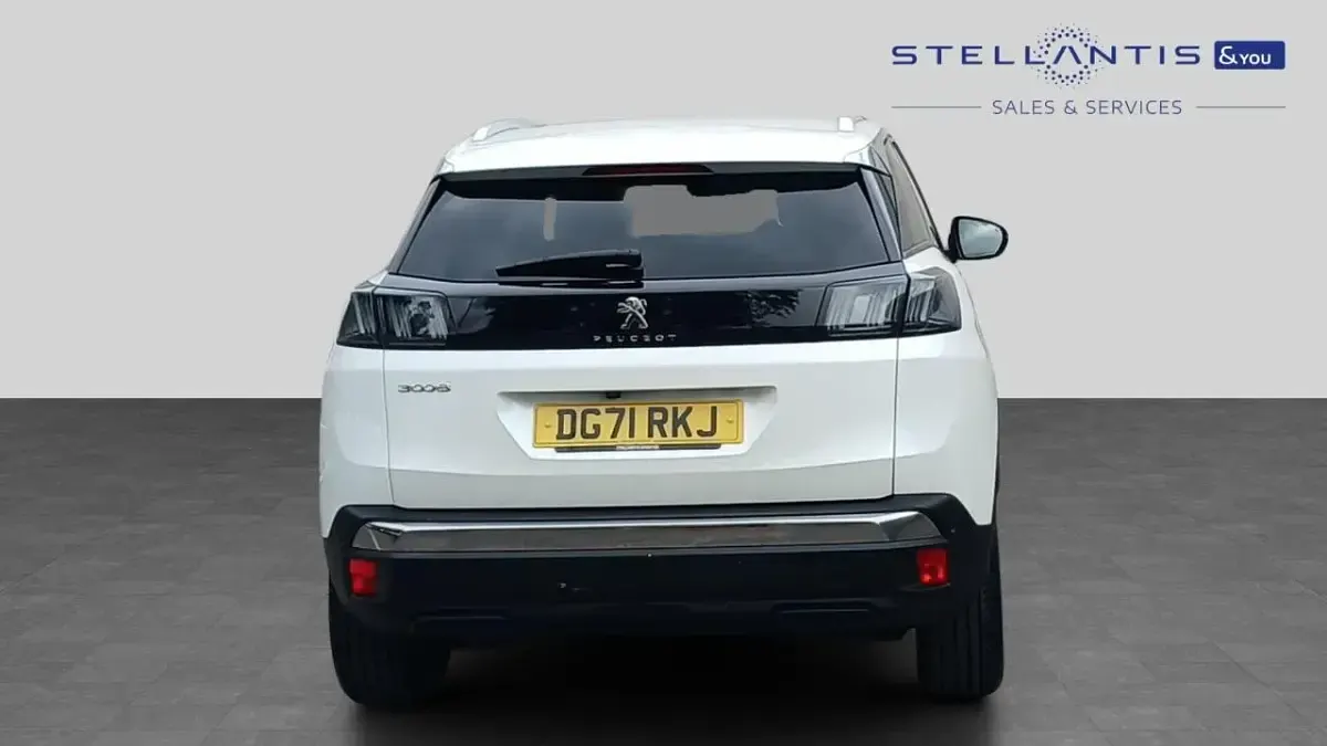Used Peugeot 3008 Allure Premium 129 HP (94 kW) 2021 White SUV