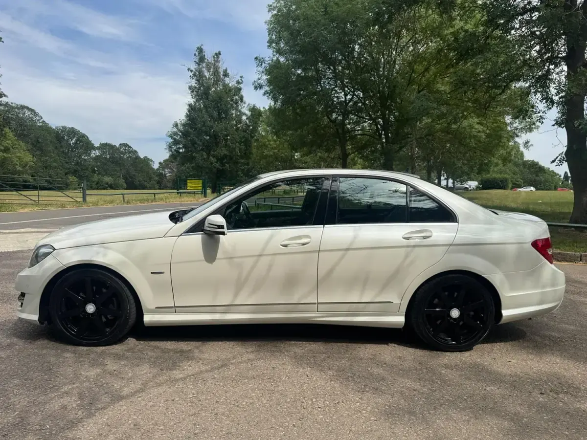 Used Mercedes C250 2012 White Sedan
