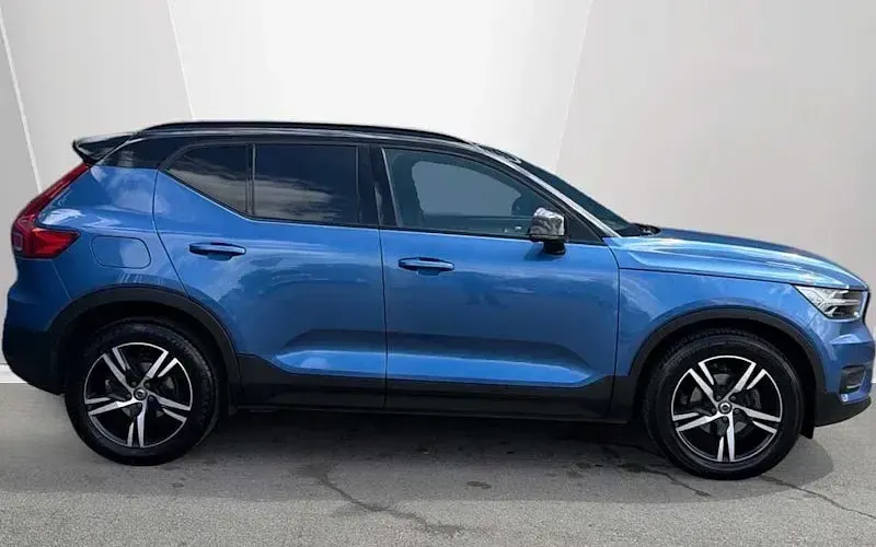 Used Volvo XC40 R-Design 163 HP (119 kW) 2020 Blue SUV