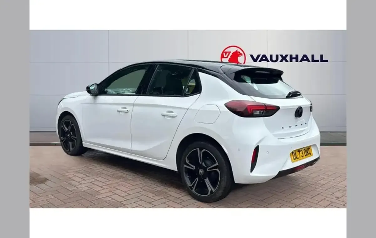 Used Vauxhall Corsa 100 HP (73 kW) 2023 White Hatchback