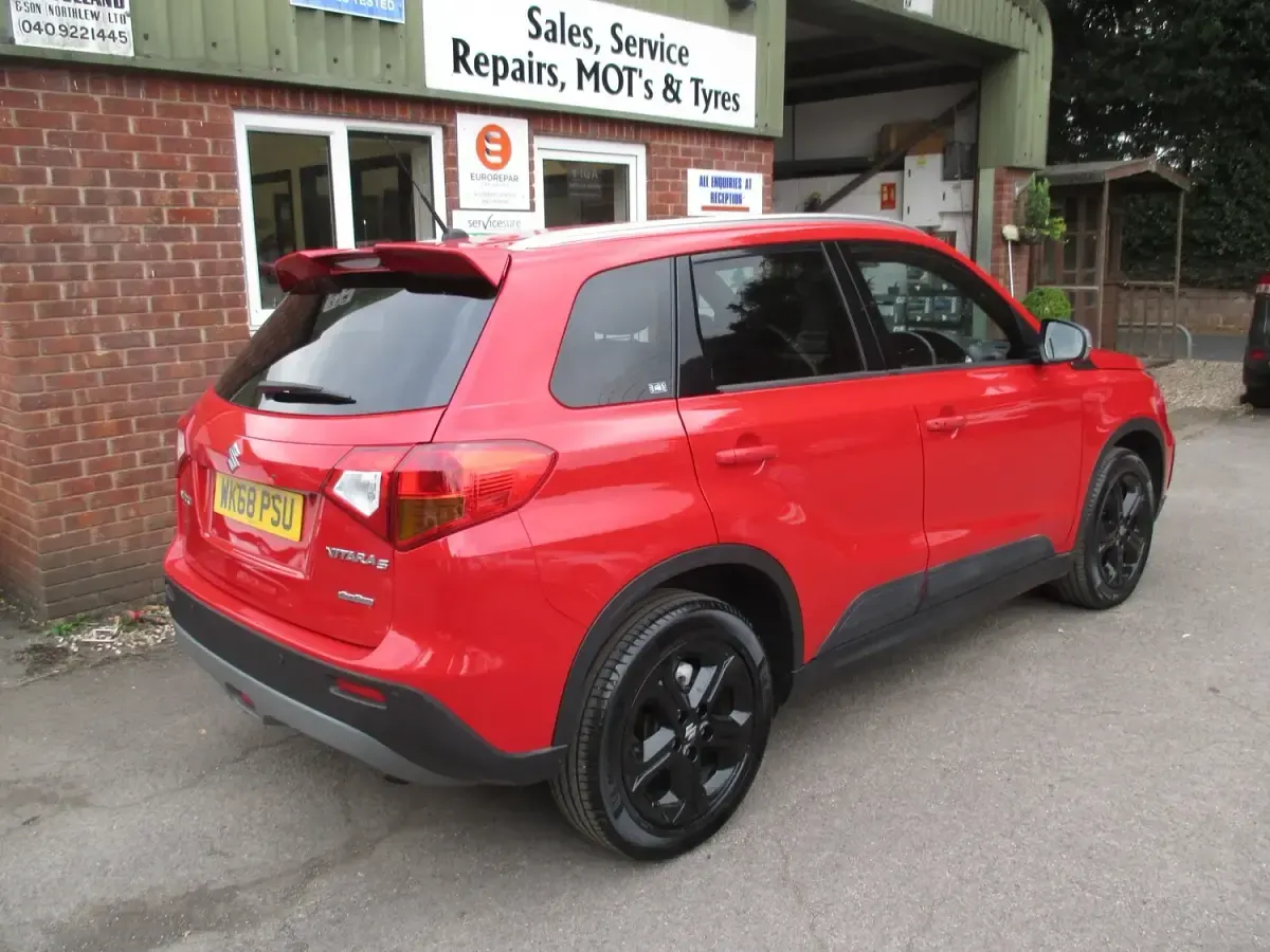 Used Suzuki Vitara 140 HP (102 kW) 2018 Red SUV