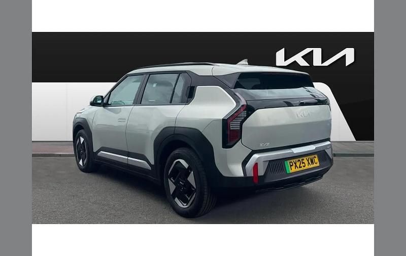 Usado Kia EV3 Air 147 kW (201 HP) 2025 Prateado SUV