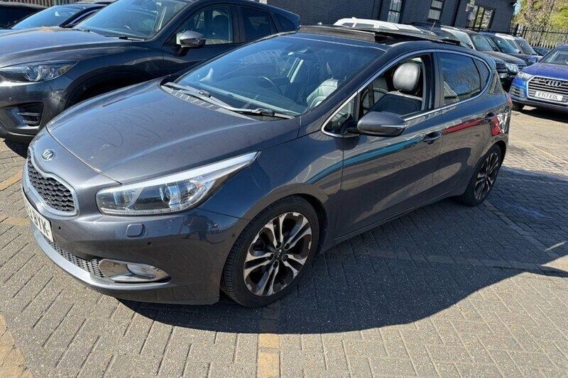 Silver Used 2013 Kia Ceed 2 Hatchback | £5,338 (Fair price) - Image 1/1