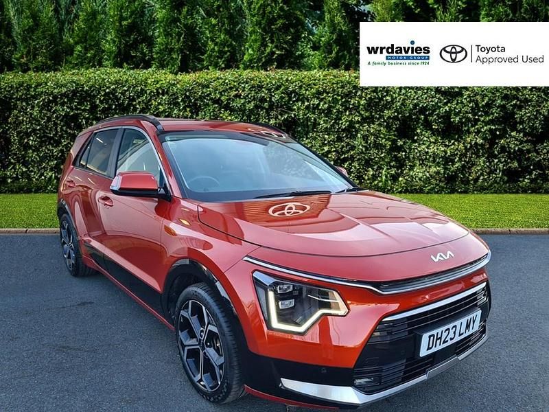 Used Kia Niro 2023 Orange SUV