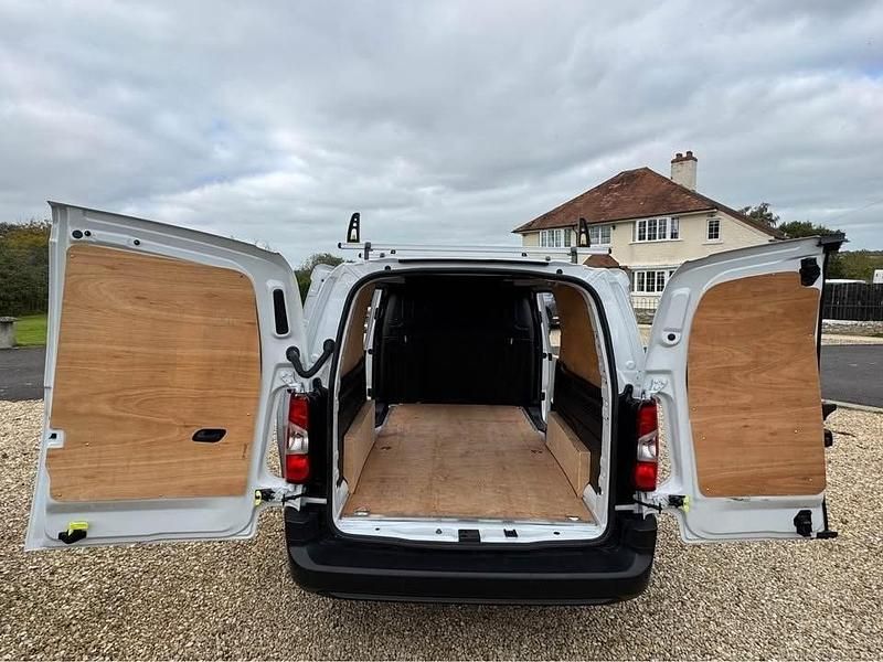 Used Peugeot Partner Premium 2023 White MPV