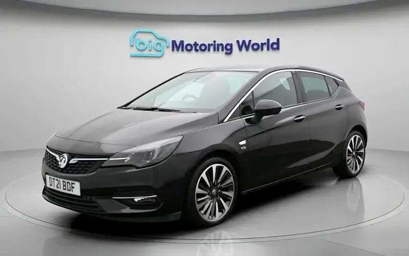 Used Vauxhall Astra Edition 122 HP (89 kW) 2021 Black Hatchback