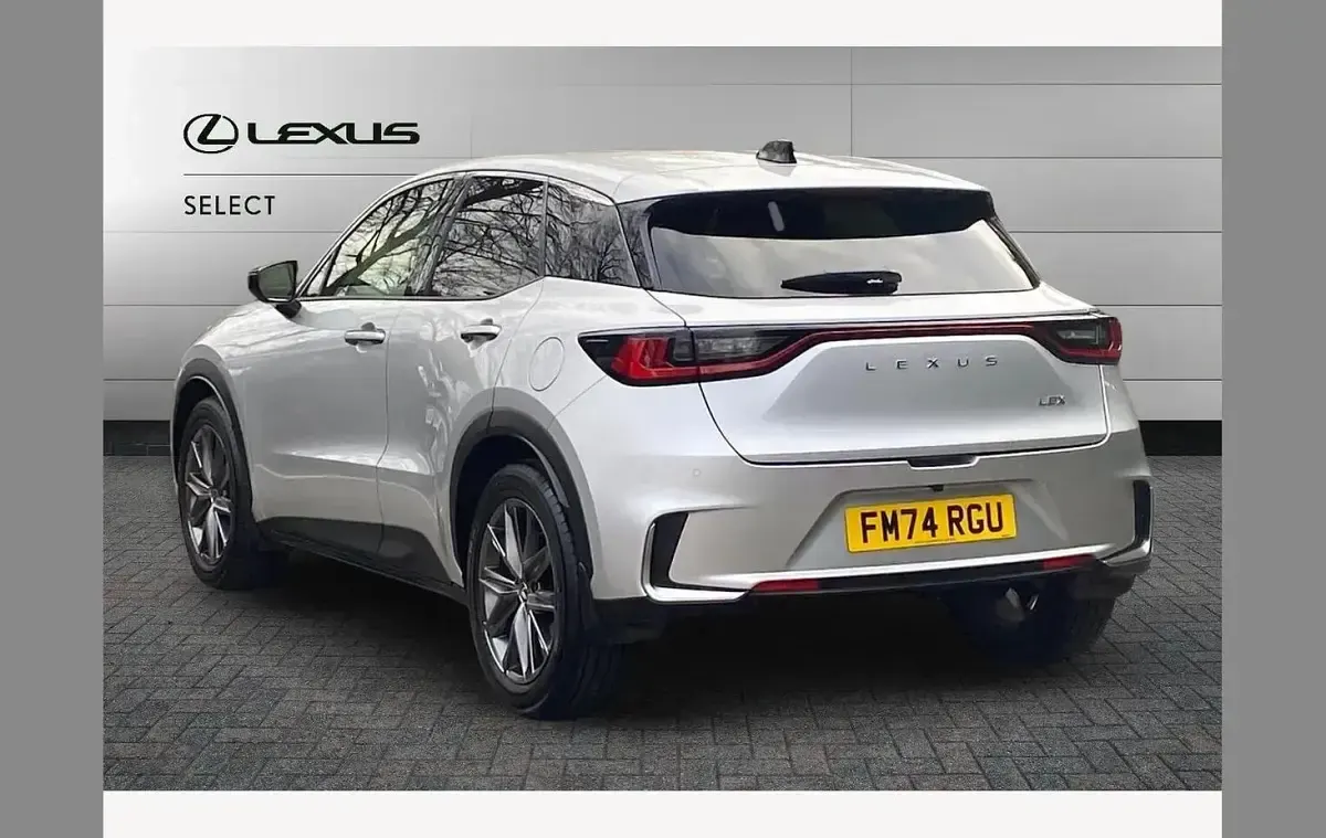 Second-hand Lexus LBX 136 CP (100 kW) 2024 Alb SUV