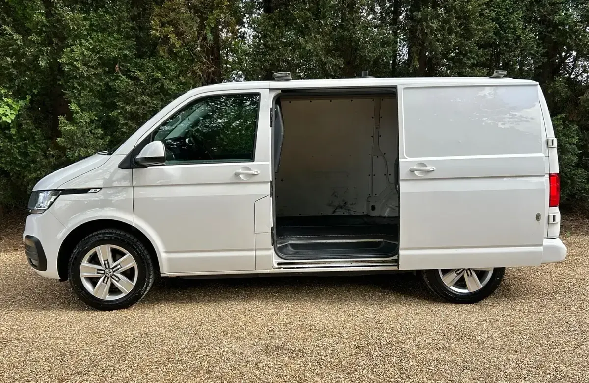 Used VW T6.1 Highline 150 HP (110 kW) 2021 White Van
