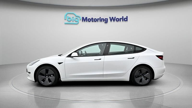 Used Tesla Model 3 Standard Range Plus 239 kW (325 HP) 2021 White Sedan