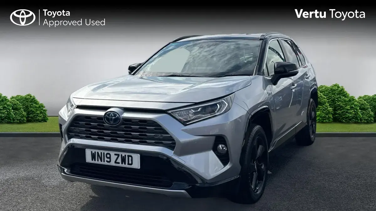 Used Toyota RAV4 Hybrid 222 HP (163 kW) 2019 Silver blade bitone SUV