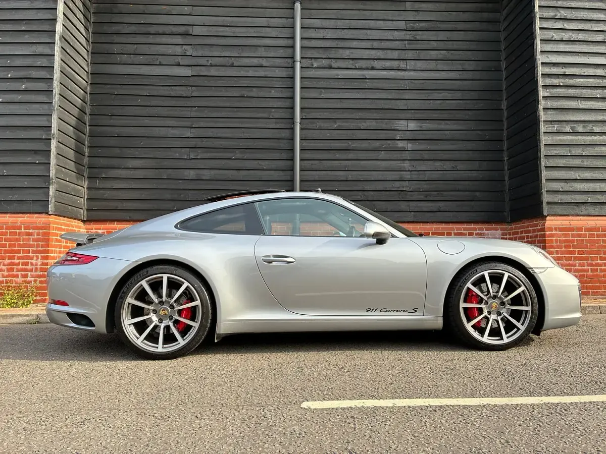 Used Porsche 911 Carrera S 420 HP (308 kW) 2016 Silver Coupe