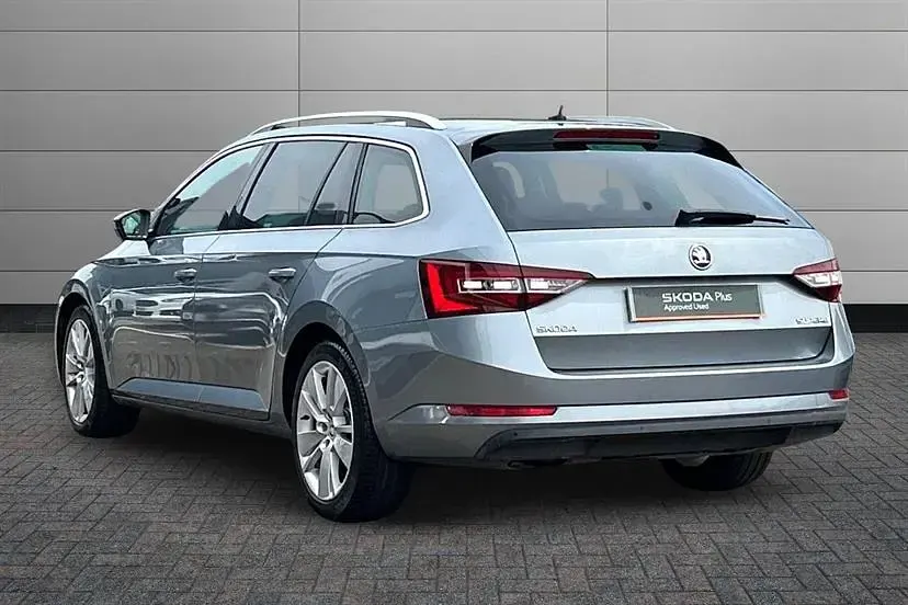 Used Skoda Superb SE L Executive 150 HP (110 kW) 2018 Grey Estate