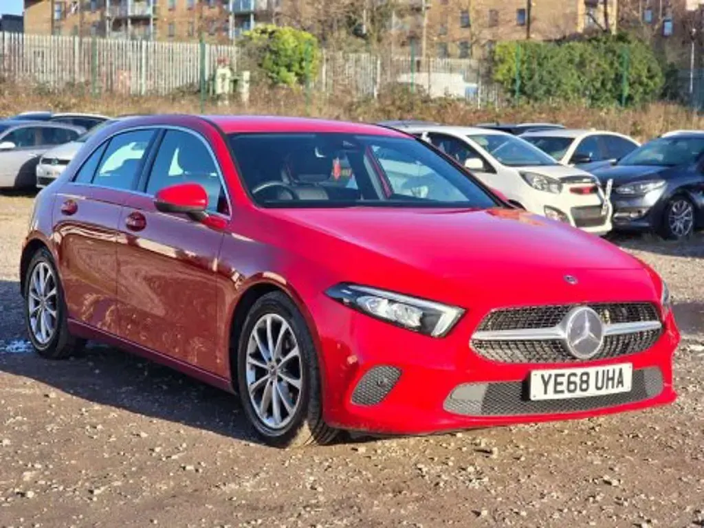 Used Mercedes A180 Executive 116 HP (85 kW) 2018 Red Hatchback
