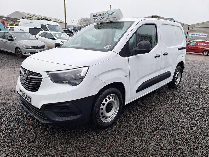 Used Vauxhall Combo Edition 2019 White Sedan