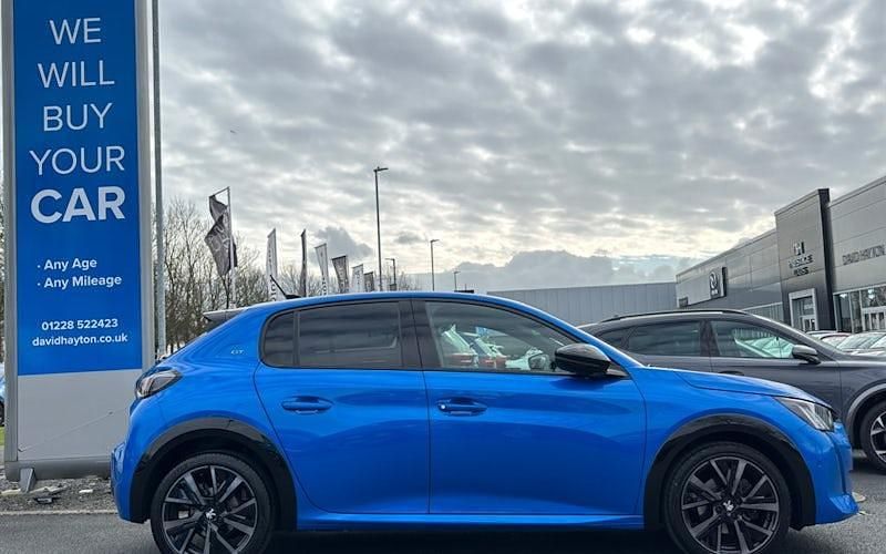 Used Peugeot 208 Premium 102 HP (75 kW) 2022 Hatchback