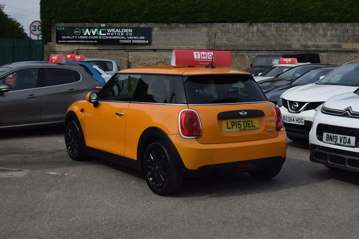 Used Mini ONE Hatch 102 HP (75 kW) 2015 Orange Hatchback