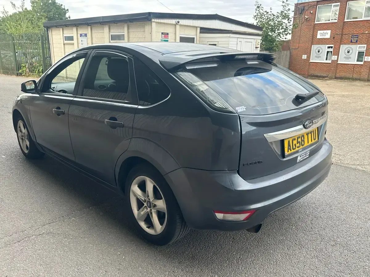 Used Ford Focus Style 100 HP (73 kW) 2008 Grey Hatchback