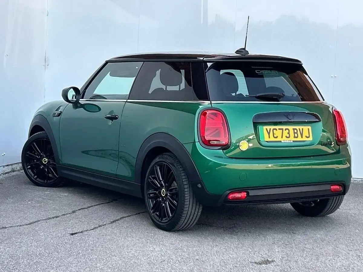 Used Mini Cooper SE Hatch 135 kW (184 HP) 2023 Green Hatchback