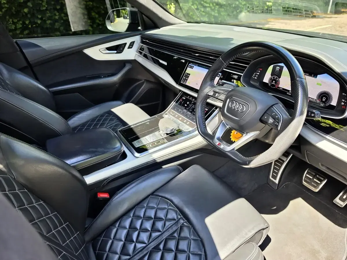 Used Audi Q8 Advanced 286 HP (210 kW) 2019 Grey SUV