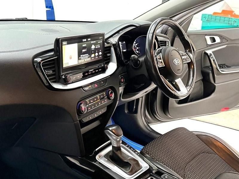 Used Kia XCeed 138 HP (101 kW) 2020 Grey SUV