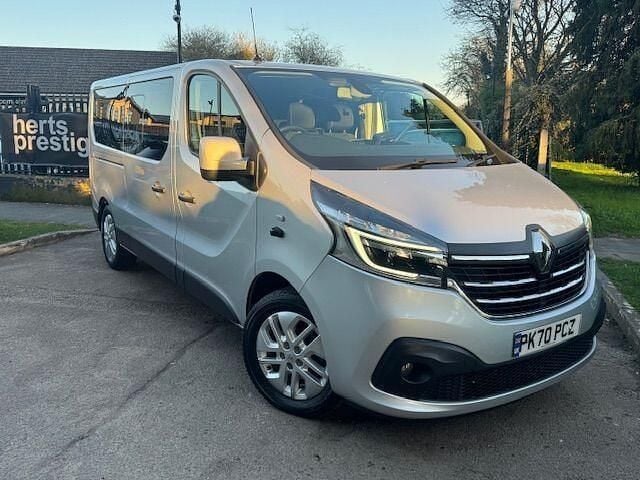 Used Renault Trafic 2020 Silver MPV