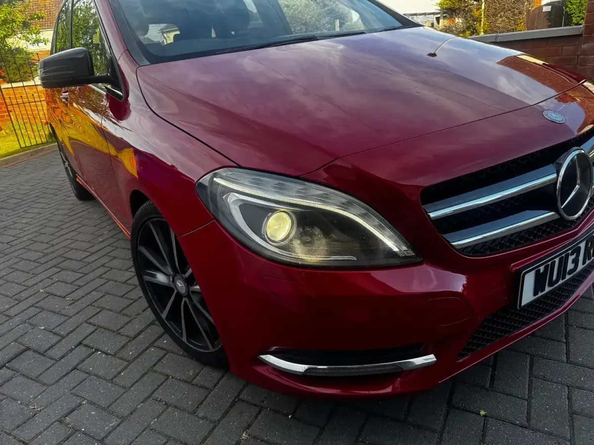 Used Mercedes B200 2013 Red MPV