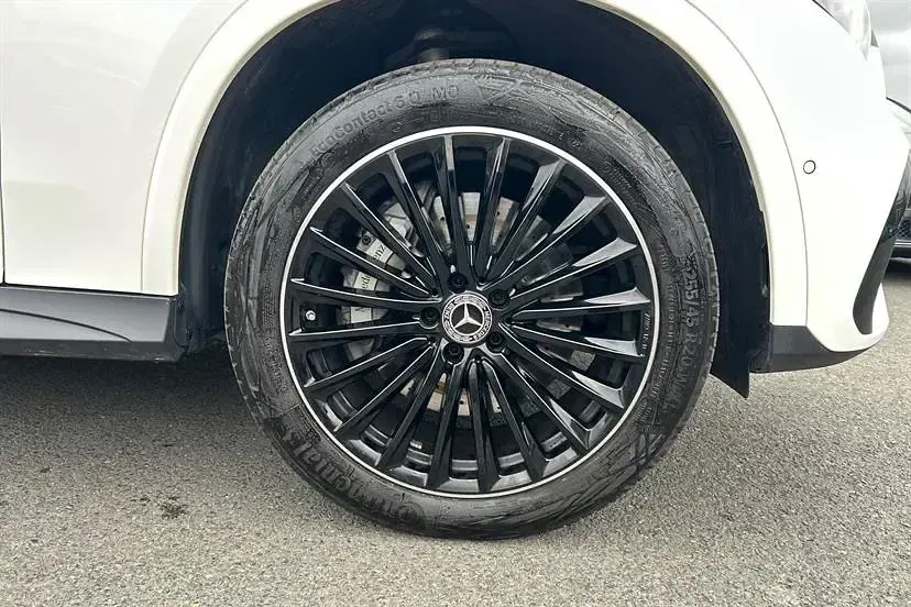 Usado Mercedes GLC300e Urban 313 HP (230 kW) 2025 Branco Carrinha
