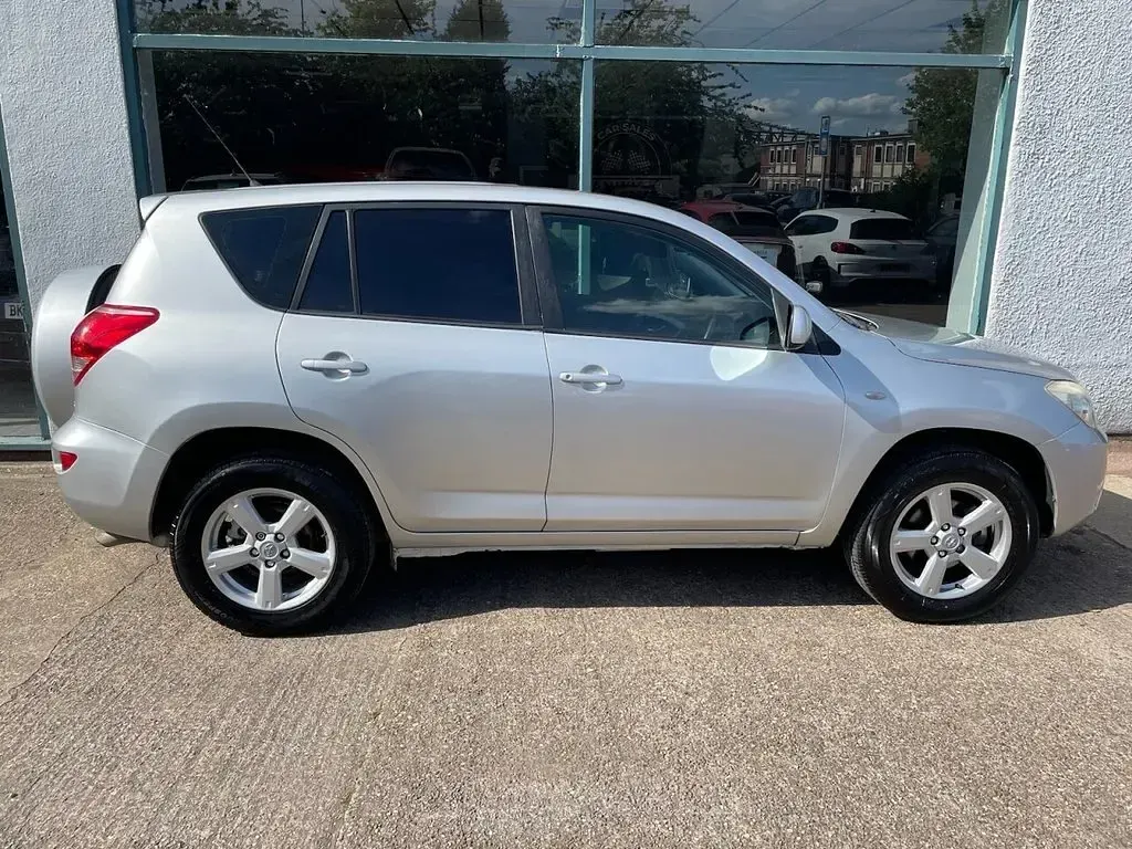 Used Toyota RAV4 150 HP (110 kW) 2007 Silver SUV