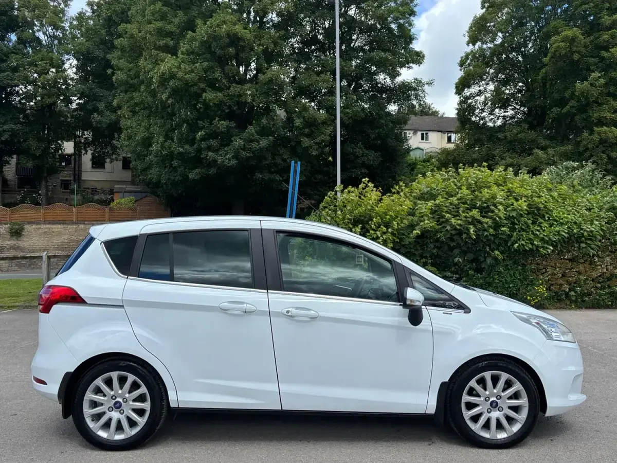 Used Ford B-MAX Titanium 95 HP (69 kW) 2014 White MPV