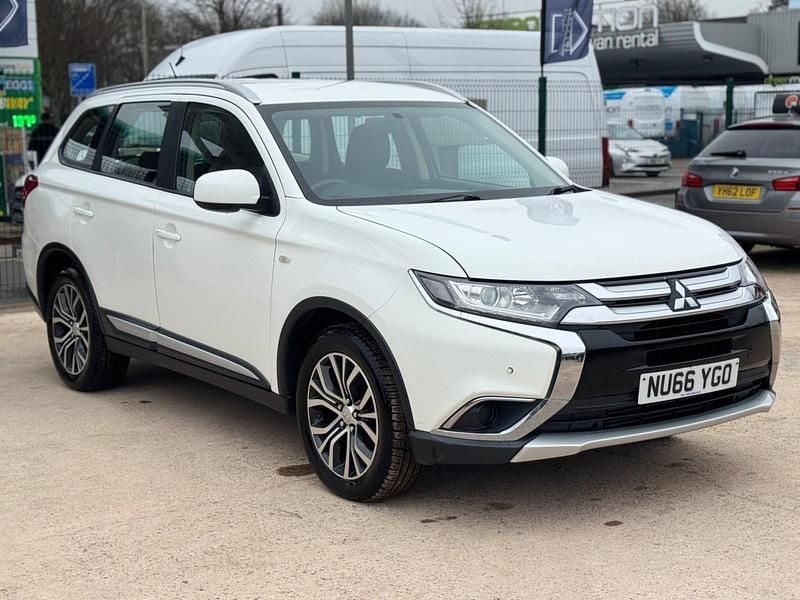 Used Mitsubishi Outlander 147 HP (108 kW) 2016 White SUV